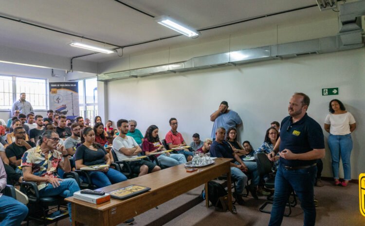  Mercado de Trabalho e Mundo Acadêmico: Ricardo Righi e Geraldo Magela conversam com alunos da UFOP